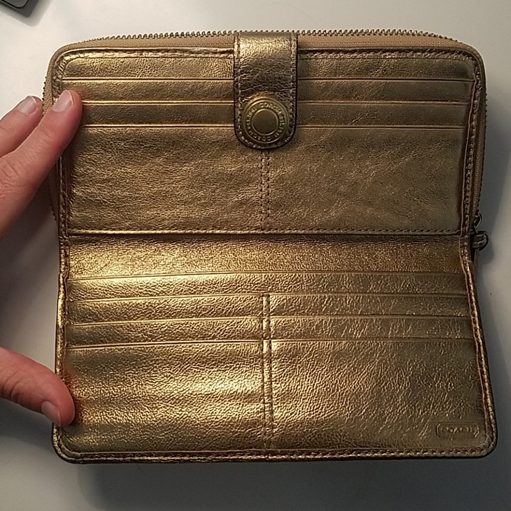 Coach Wallet - Picture 4 of 4